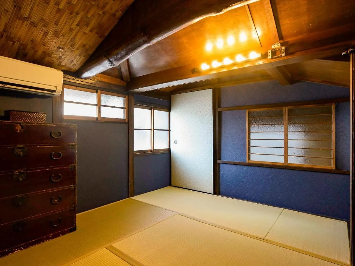 Villa Udatsuya Osaka Giappone